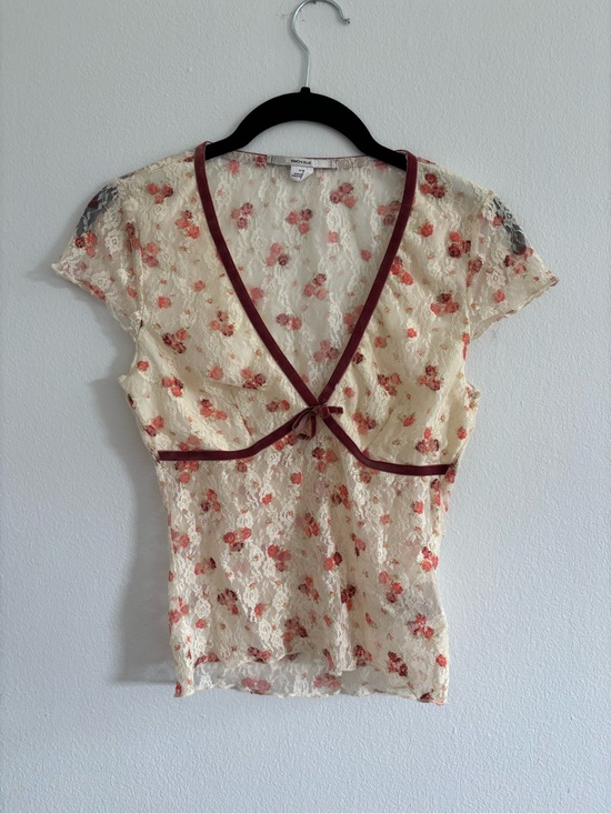 Kimchi Blue Tops - Kimchi Blue Floral Lace Top